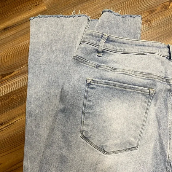 4/$16 Risen Jeans - Picture 4 of 13